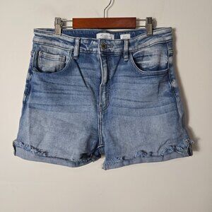 KanCan Size 30 Kurvy Ultra High-Rise cut-Off jean Shorts Light-Wash Frayed Hem